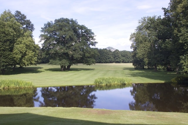 L'étang du parc à l'anglaise du château de Parentignat, en visite libre pendant les JEP 2026